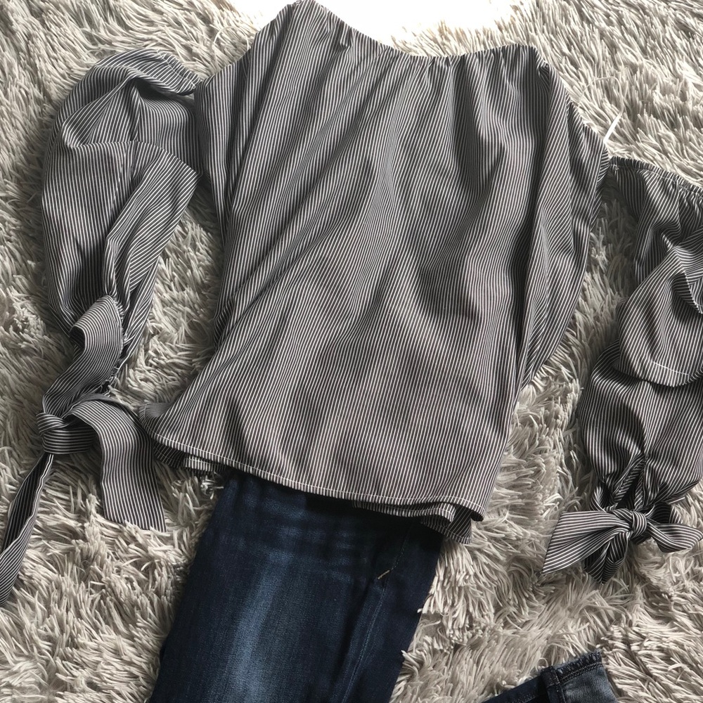 Francesca’s Collection OTS Top